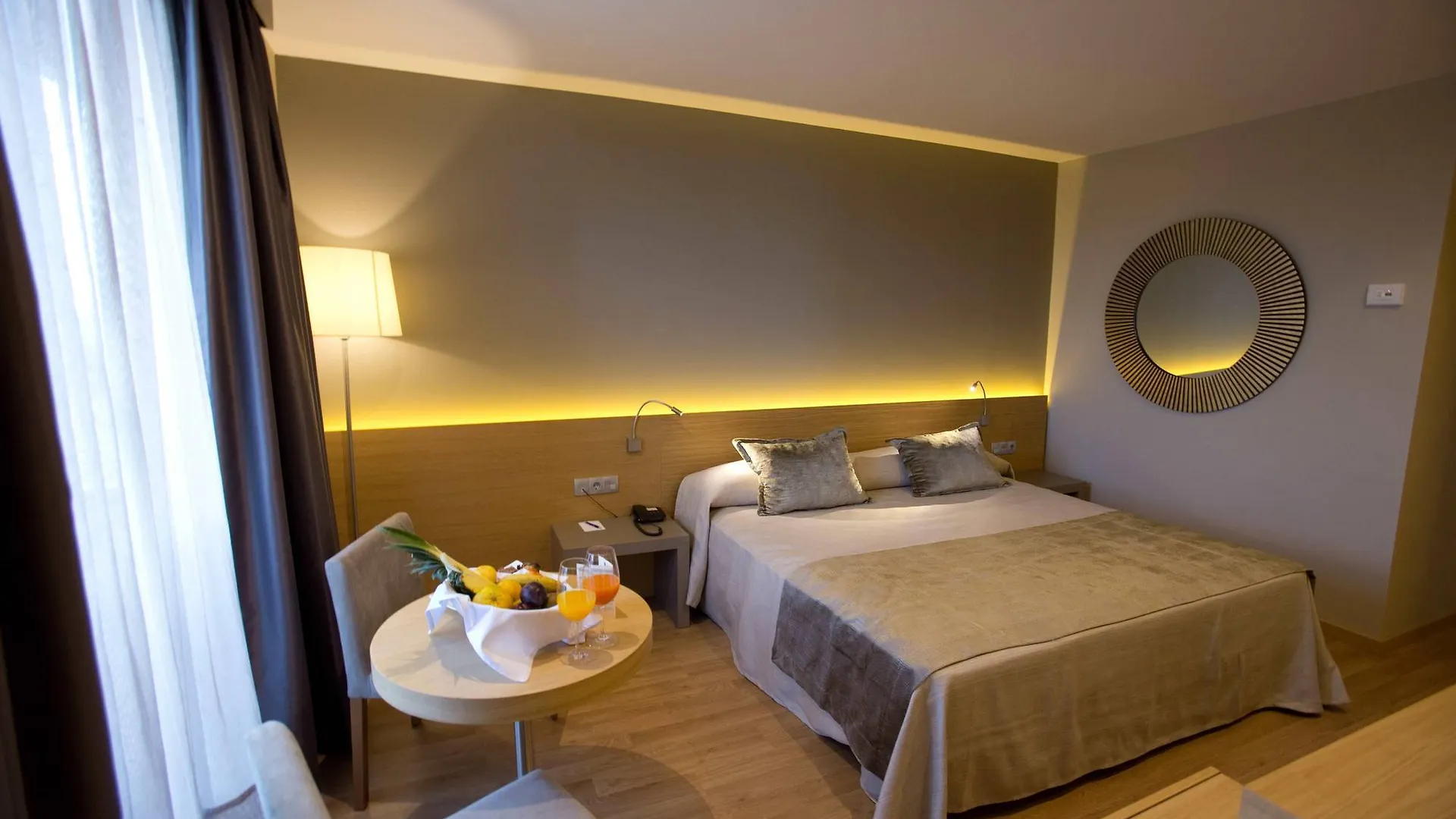 M.A. Hotel Sevilla Congresos Sevilha