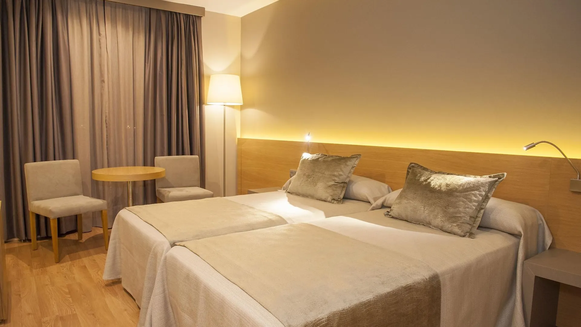 M.A. Hotel Sevilla Congresos